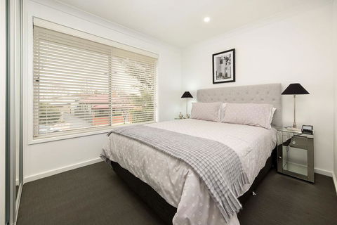 The Provincial - Central & Sophisticated - Sunshine Coast Guide 1