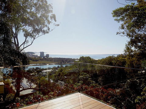 The Rays - Sunshine Coast Guide 3