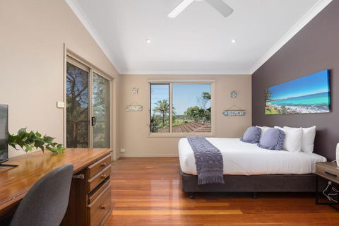 The Richmond Beach Villa - Sunshine Coast Guide 1