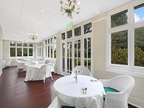 The Robertson Hotel - Sunshine Coast Guide 2