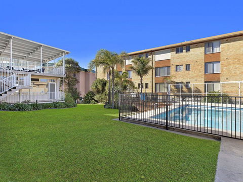 The Sands Apartment 6 - Sunshine Coast Guide 2