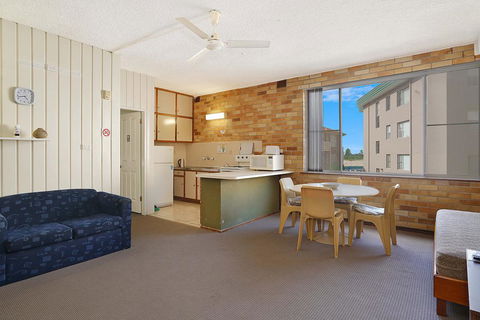The Sands, Unit 5 - The Entrance, NSW - Sunshine Coast Guide 3