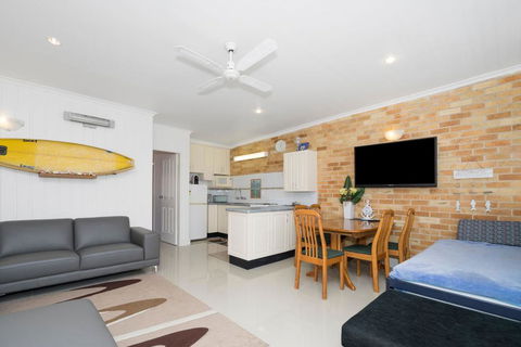 The Sands, Unit 9 - The Entrance - Sunshine Coast Guide 2