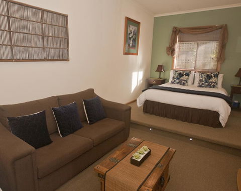 The Shingles Riverside Cottages - Sunshine Coast Guide 3