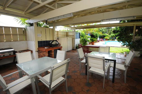 The Tahitian Holiday Apartments - Sunshine Coast Guide 2