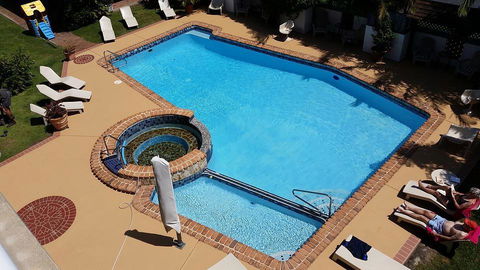The Tahitian Holiday Apartments - Sunshine Coast Guide 3