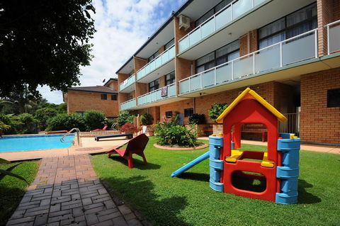 The Tahitian Holiday Apartments - Sunshine Coast Guide 1