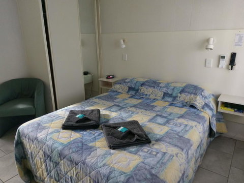 The Tree Motel - Sunshine Coast Guide 1