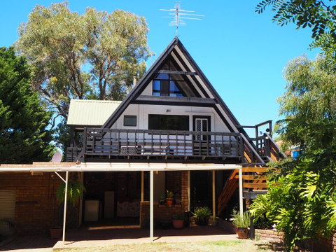The Treehouse Mandurah - Sunshine Coast Guide 1