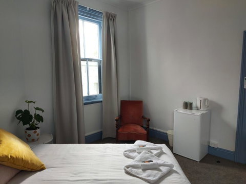 The Victoria Bathurst - Sunshine Coast Guide 2