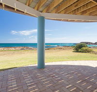 The Whale Watcher' 1/6 Birubi Lane - waterfront unit with stunning views level access - Sunshine Coast Guide