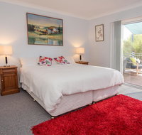 The White House - Sunshine Coast Guide