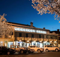 The Woolpack Hotel - Sunshine Coast Guide