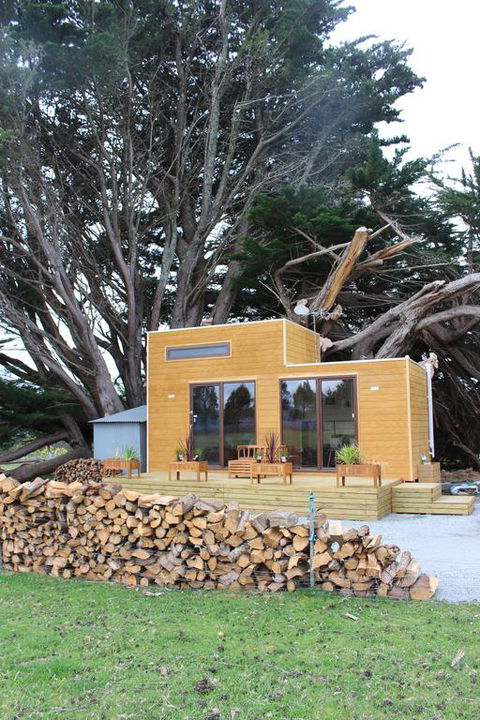 Tiny Cradle At The Good Place - Sunshine Coast Guide 1