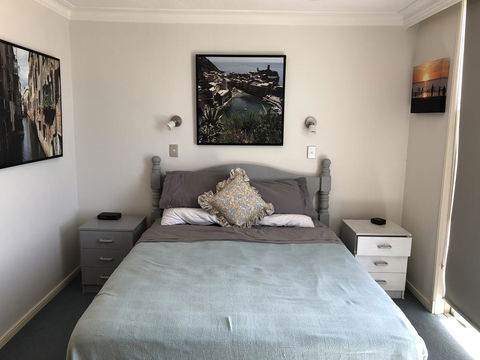 Toowoon Bay Beachfront Apartment - Sunshine Coast Guide 3