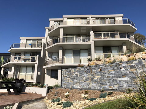 Toowoon Bay Beachfront Apartment - Sunshine Coast Guide 2