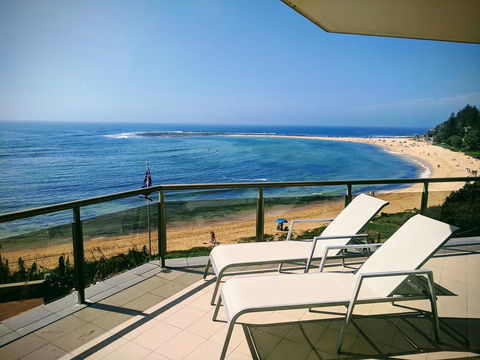 Toowoon Bay Beachfront Apartment - Sunshine Coast Guide 0