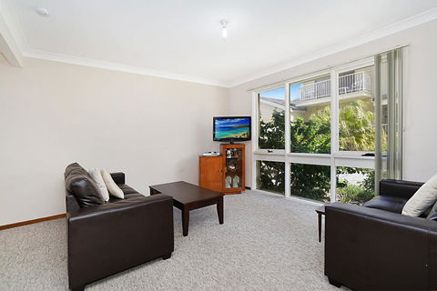 Toowoon Bay Townhouse, Unit 6 - Sunshine Coast Guide 1