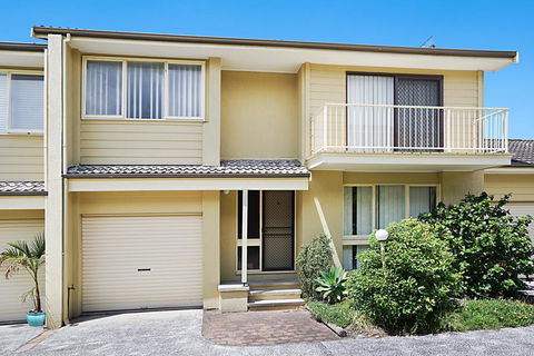 Toowoon Bay Townhouse, Unit 6 - Sunshine Coast Guide 0