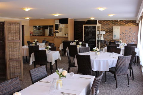 Top Of The Town Motel - Sunshine Coast Guide 3