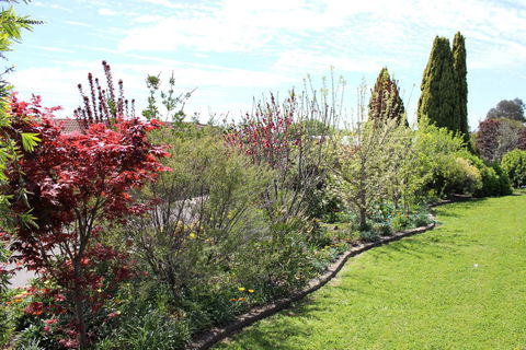 Top Of The Town Motel - Sunshine Coast Guide 2