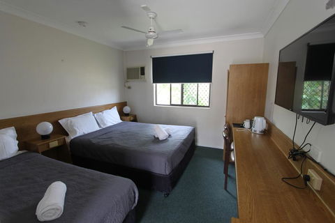 Toreador Motel - Sunshine Coast Guide 2
