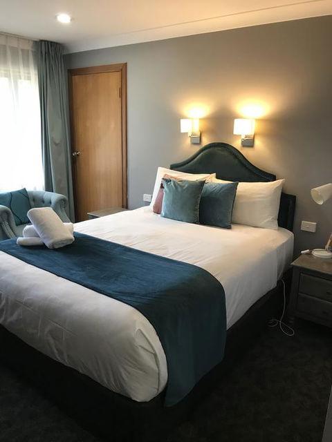 Town & Country Motor Inn - Sunshine Coast Guide 2