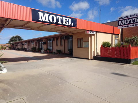 Travellers Rest Motel - Sunshine Coast Guide 1