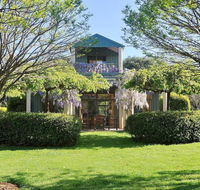 Tree Elle Retreat - Sunshine Coast Guide