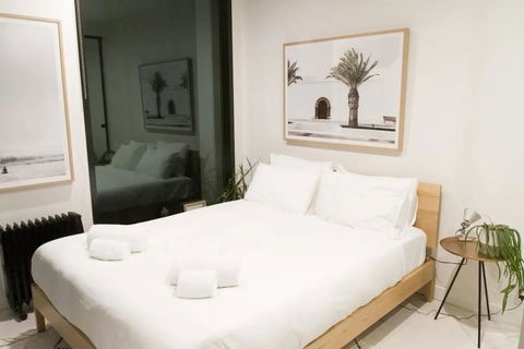 Trendy 1 Bedroom Apartment In The Heart Of Collingwood - Sunshine Coast Guide 2