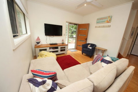Trial Bay Eco Lodge 1 Osprey - Sunshine Coast Guide 1