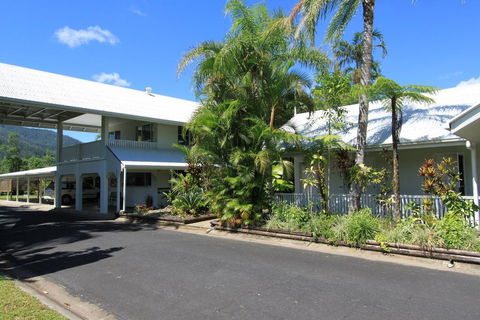 Tully Motel - Sunshine Coast Guide 3
