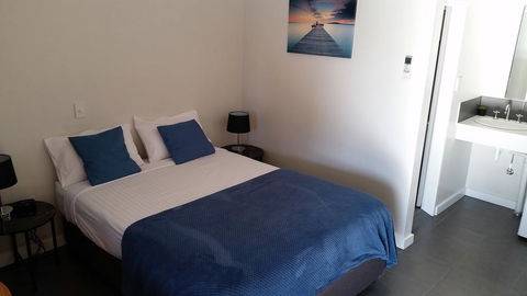 Tweed River Motel - Sunshine Coast Guide 3