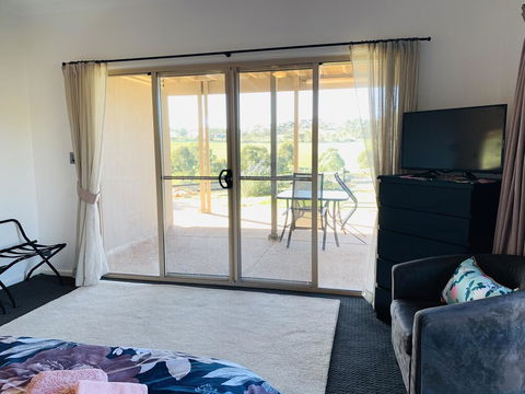 Two Dams Estate - Retreat & Relax - Sunshine Coast Guide 1