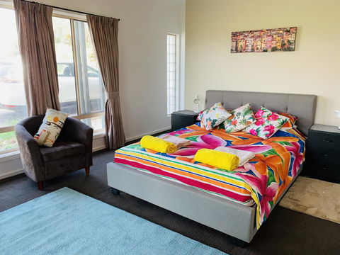 Two Dams Estate - Retreat & Relax - Sunshine Coast Guide 0