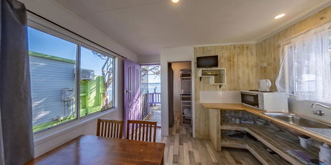 Two Shores Holiday Village - Sunshine Coast Guide 3