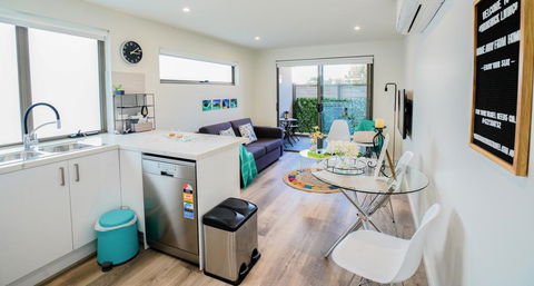 U101 Brunswick Living Brand New Deluxe Balcony Apartment Close To Airport And CBD - Sunshine Coast Guide 0