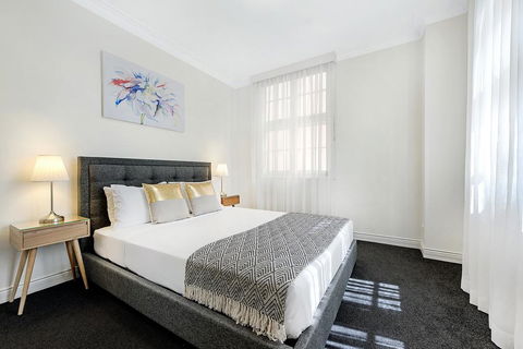 ULTIQA Rothbury Hotel - Sunshine Coast Guide 0