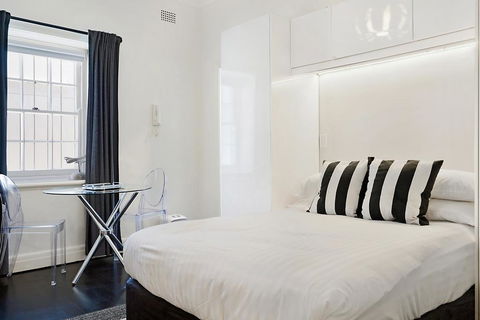 Unbeatably Located Art Deco Surry Hills Studio - Sunshine Coast Guide 2