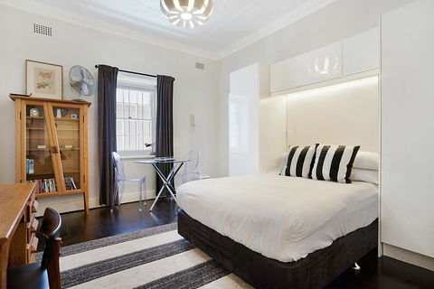 Unbeatably Located Art Deco Surry Hills Studio - Sunshine Coast Guide 0