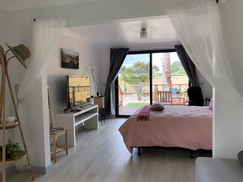 Unique Quiet Bungalow Little Bali Geelong - Sunshine Coast Guide 1
