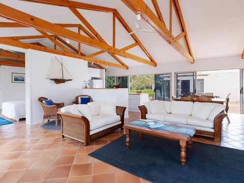 Unit 1 44 Danalene Pde Fantastic Waterfront Property With Air Con - Sunshine Coast Guide 1