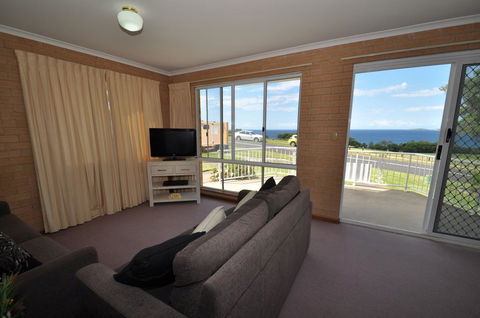 Unit 1, Countess Court - Sunshine Coast Guide 0