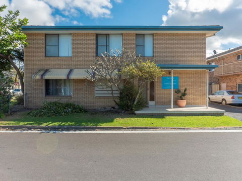 Unit 1@Tee Jays - Sunshine Coast Guide 0