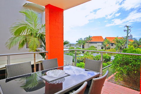 Unit 2, Cooltoro Court, 7 Frank Street Coolum Beach, 400 BOND, LINEN INCLUDED - Sunshine Coast Guide 2