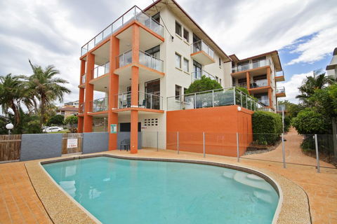 Unit 2, Cooltoro Court, 7 Frank Street Coolum Beach, 400 BOND, LINEN INCLUDED - Sunshine Coast Guide 1