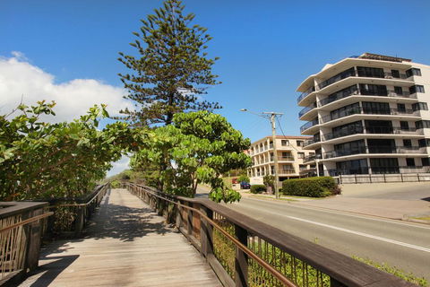 Unit 2, The Rocks, 1746 David Low Way Coolum Beach - Sunshine Coast Guide 2