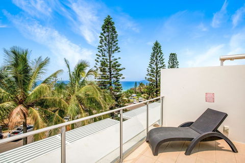 Unit 207 Plantation - Rainbow Beach, Ocean Facing - Plantation Resort Unit, Incredible Views, Top Floor - Sunshine Coast Guide 2