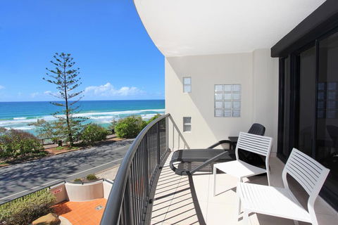 Unit 4, The Rocks, 1746 David Low Way Coolum Beach - 500 Bond - Sunshine Coast Guide 1