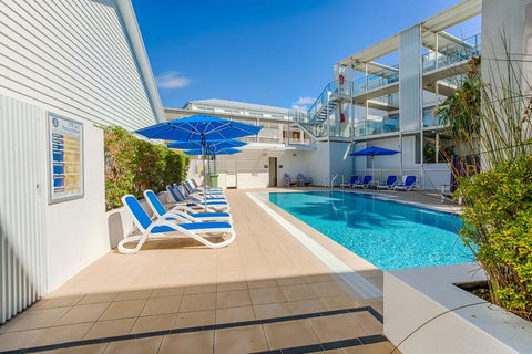 Unit 7 Plantation Resort - Rainbow Beach, Air Conditioned, Pool And Outdoor Spa, Plantation Resort - Sunshine Coast Guide 1